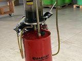 l'image d'une machine installée dans une pièce