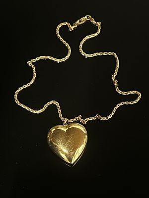 Collier en jaune à mailles fines entrelacées, retenant un motif Cœur e - Photo 1