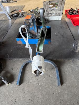 a picture of a machine that is sitting on the ground