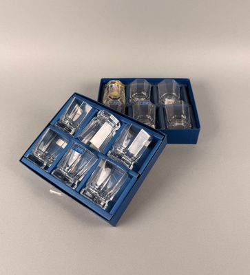 SEVRES, Suite de douze verres à liqueur en cristal à pans co… - Photo 1