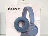 packaging of sony wh - 1000 headphones in a box on a table
