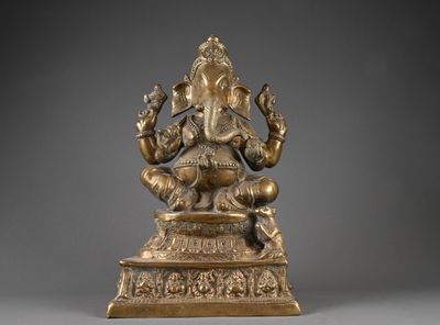 une image représentant une statue du dieu hindou Ganesha