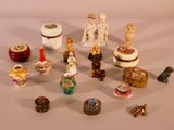 a lot of small figurines that are on a table