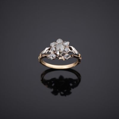 une bague ancienne à grappes de diamants