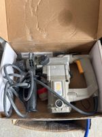 Un perforateur filaire FAR TOOLS SKC 800 dans son carton d'e…