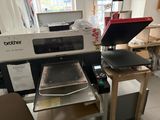 a machine that is sitting on a table in a room