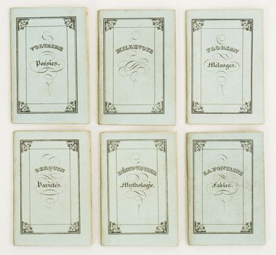 six cartes à jouer anciennes sur lesquelles figurent les noms de différents pays