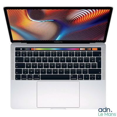 un MacBook Pro d'Apple équipé d'un clavier Retina et d'une Touch Bar