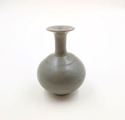 CHINE - Dynastie Song (960-1279) Vase miniature en grès porc…