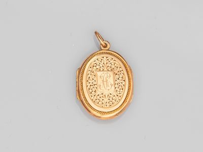 un fermoir en or 18 carats orné de l'effigie d'une femme