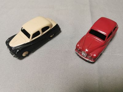 DINKY TOYS GB AUSTIN Somerset rouge, Réf. 161.