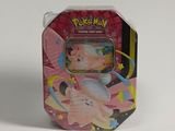 une petite boîte sur laquelle figure l'image d'un personnage de Pokémon
