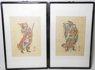 deux peintures chinoises encadrées représentant un homme et une femme tenant des épées