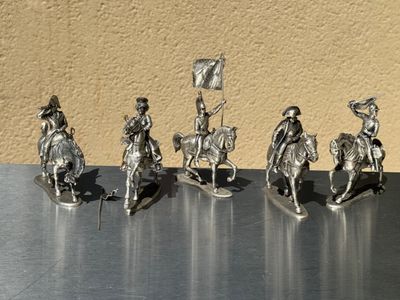5 soldats de plomb de l'Empire, cavaliers