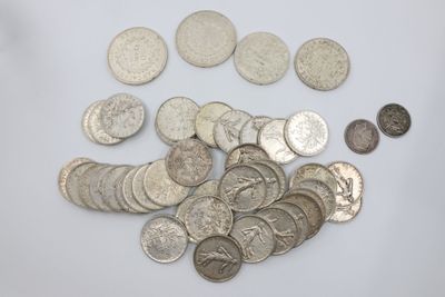 Ensemble de pièces en argent comprenant 39 pièces de 5 franc…
