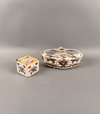 Porte huilier/vinaigrier en faïence à décor au drapeau.