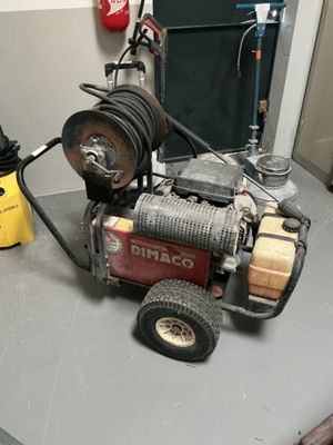 a machine that is sitting on a table in a room