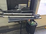l'image d'une machine installée dans un garage