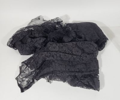 LOT DE DENTELLES noires au fuseau dont bandes, cols et diver…