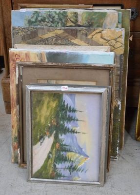 une photo d'une photo d'une montagne et une photo d'une maison