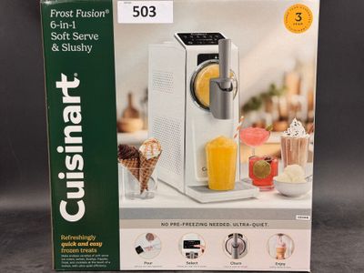 emballage d'une boîte sur laquelle figure l'image d'une machine à glaces