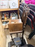 VENTE VOL : Une chaise de style Louis XIII en bois travaillé… (photo 3)
