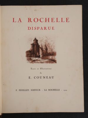 un livre ouvert sur lequel figure l'image d'un château