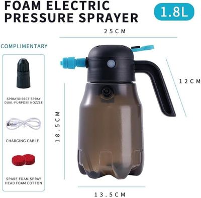 un gros plan d'une bouteille d'eau équipée d'un pulvérisateur électrique à pression