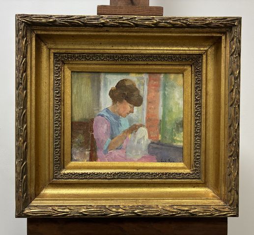 Paul RUE (1866-1954) « Ma femme à sa couture ». Huile sur carton....