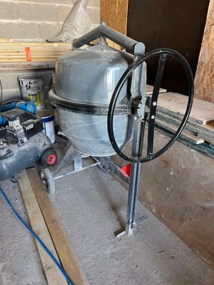 Bétonnière électrique - Photo 1