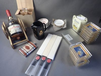 Lot objets publicitaires comprenant: verres , montres, cendr…