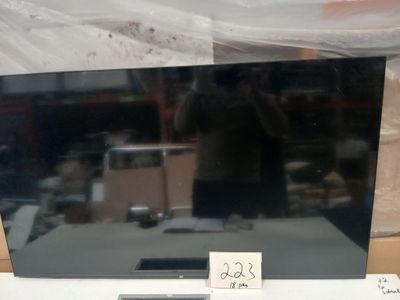 Lot de 18 téléviseurs écran plat de la marque Continental