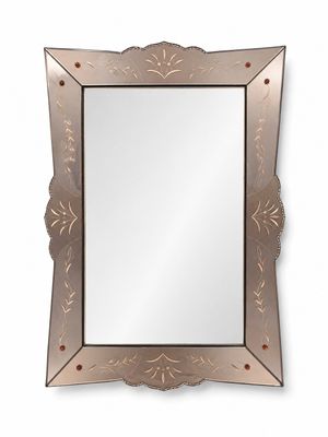 gros plan d'un miroir sur un mur à fond blanc