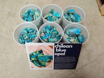 6 seaux de pierres de chrysocolles brutes ou Opale Chilienne