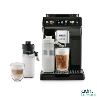 une image représentant une machine à café et une tasse de café