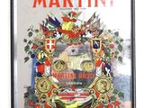 affiche encadrée représentant un homme tenant une bouteille de martini