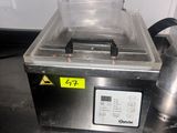 l'image d'une machine posée sur une table