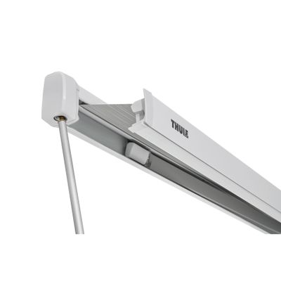 une image montrant un gros plan d'un luminaire sur fond blanc