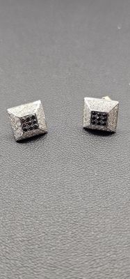 Paire de boucles d'oreilles OR et pierres, poids brut 3,5 g