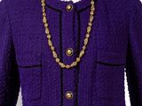 veste violette à boutons dorés sur un mannequin, mannequin, mannequin, mannequin, mannequin, mannequin, mannequin, mannequin, mannequin, mannequin, mannequin, mannequin, mannequin, mannequin, mannequin, mannequin, mannequin, mannequin, mannequin, mannequin, mannequin, mannequin, mannequin, mannequin, mannequin, mannequin, mannequin, mannequin, mannequin, mannequin, mannequin, mannequin, mannequin, mannequin, mannequin, mannequin, mannequin, mannequin, mannequin, mannequin, mannequin, mannequin, mannequin, mannequin, mannequin