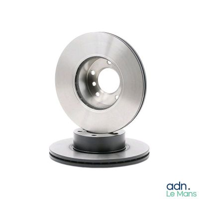 une photo en gros plan d'un disque posé sur un support