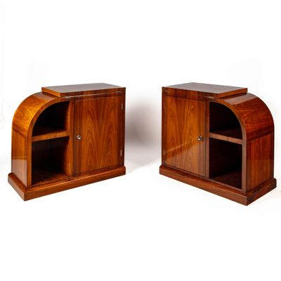 paire de meubles d'appoint Art déco en noyer avec portes vitrées