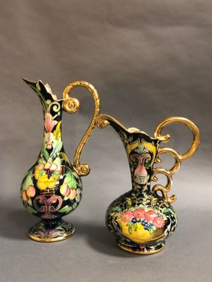 BH - BELGIUM. Modèle Renaissance. Deux aiguières en céramiqu…