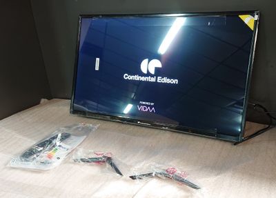 TV HD -Continental Edison CELED32SVHD25B6- 32“ (81 cm) - Sma…