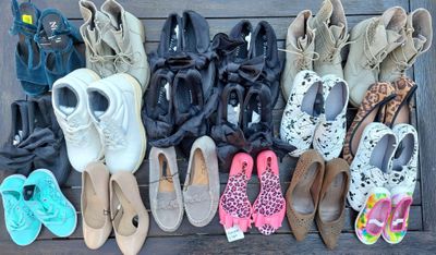 lot de 19 paires de chaussures neuve vendu en l'état