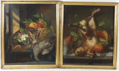 deux tableaux représentant un chat et une corbeille de fruits posés sur une table