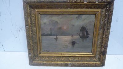 une image d'une image d'une image d'un bateau dans l'eau