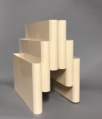 une pile de livres superposés