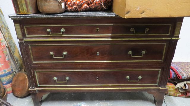Commode style Louis XVI H : 87 x 123 x 60