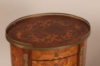 Paire de table d'appoint de forme rognon, en bois de placage… (photo 6)